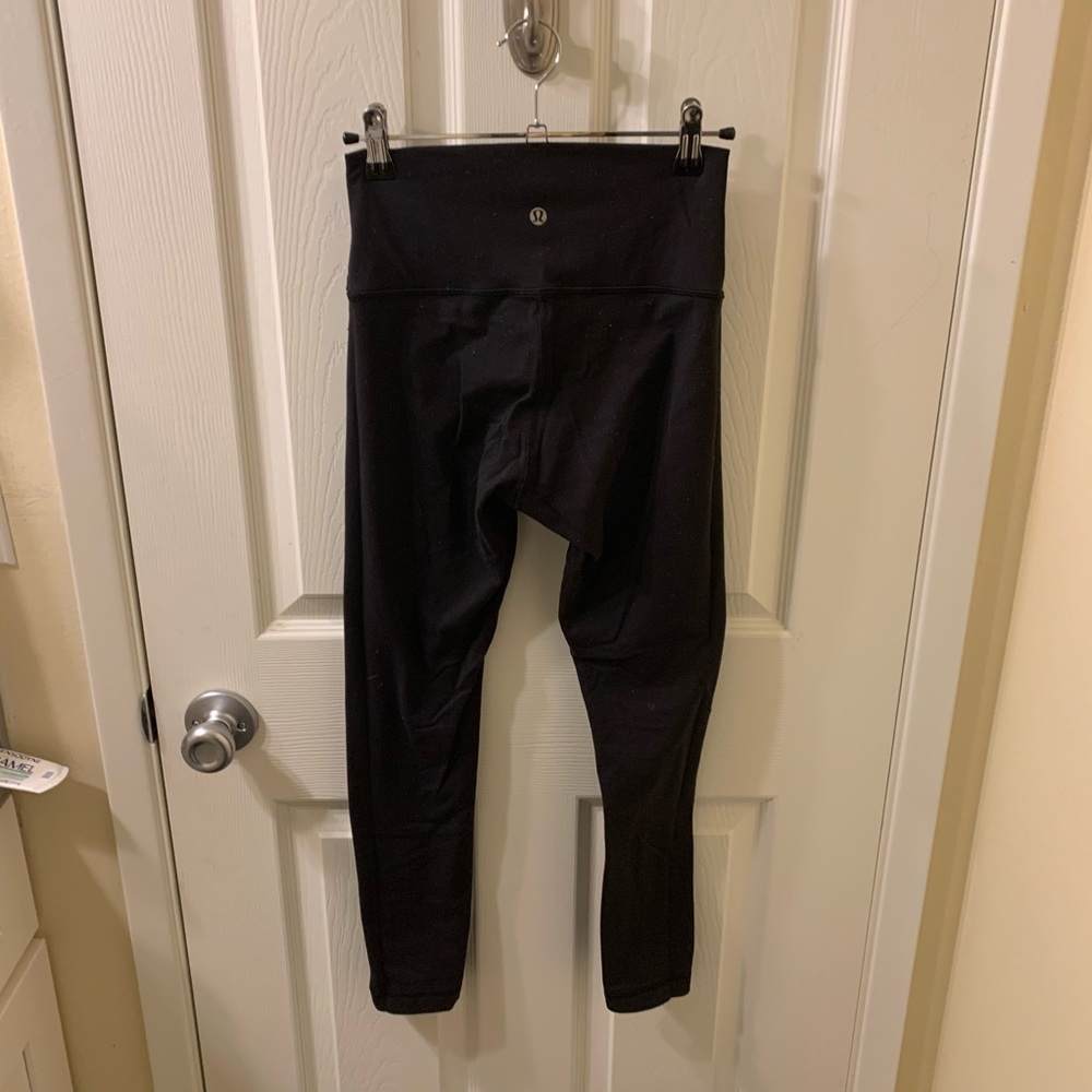 WELL-WORN lulu leggings - Picture 3 of 5